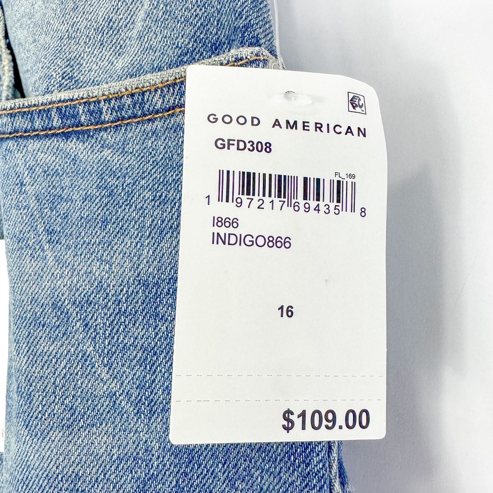 Good American Good 90's Mid Rise Relaxed Denim Shorts - Picture 2 of 7